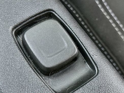 Used 2021 Chevrolet Camaro LT RWD image 30