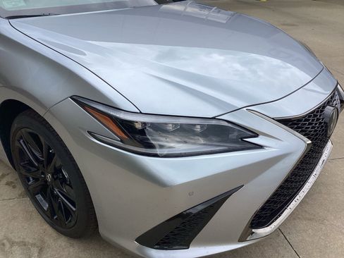 New 2025 Lexus ES 300h F Sport image 11
