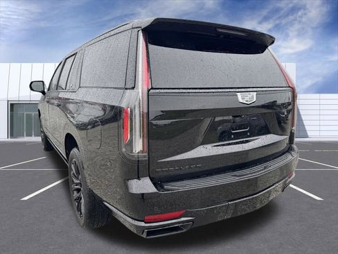 Used 2024 Cadillac Escalade ESV Sport Platinum w/ LPO, ONYX Package AWD/4WD image 12
