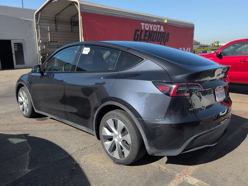 Used 2024 Tesla Model Y Long Range AWD/4WD image 7