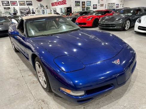 Used 2004 Chevrolet Corvette Convertible w/ Preferred Equipment Group RWD image 4