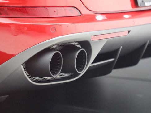 Certified 2016 Ferrari California T image 37