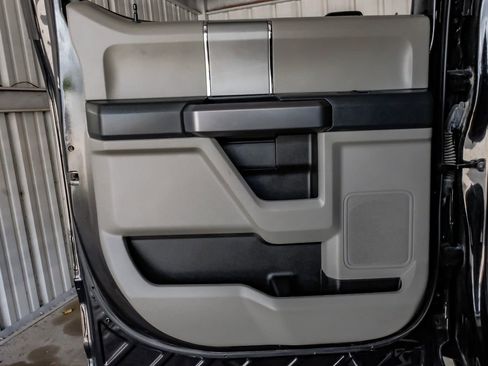 Used 2022 Ford F350 XLT w/ XLT Premium Package image 45