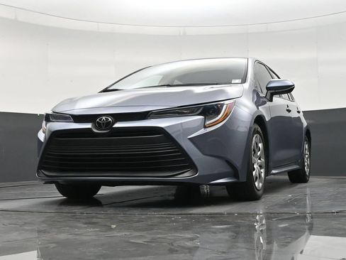 Used 2024 Toyota Corolla LE FWD image 24