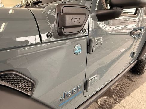 Used 2025 Jeep Wrangler Willys 4xe image 41