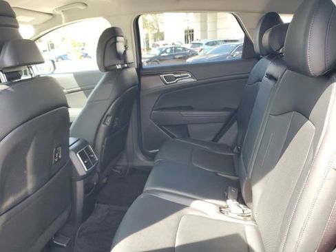 Certified 2024 Kia Sportage EX image 7