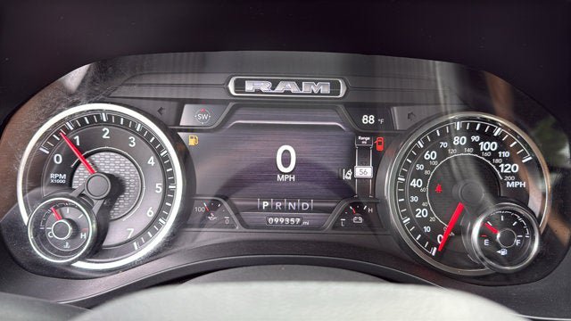 Used 2021 RAM 1500 4x4 Crew Cab image 18