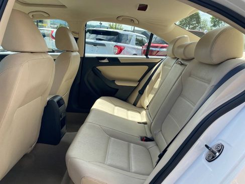 Used 2012 Volkswagen Jetta SE FWD image 20