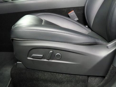 Used 2026 Tesla Model Y Long Range RWD image 71