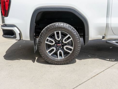Used 2023 GMC Sierra 1500 AT4 w/ AT4 Premium Package AWD/4WD image 37