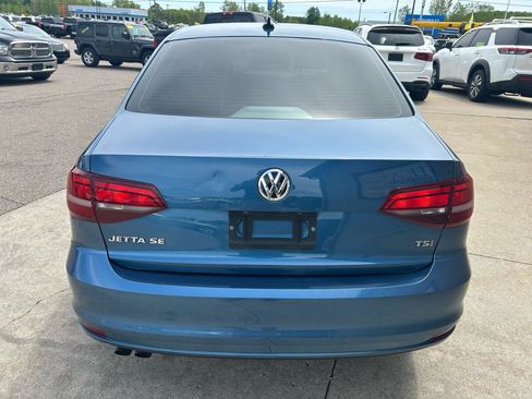Used 2016 Volkswagen Jetta SE FWD image 6