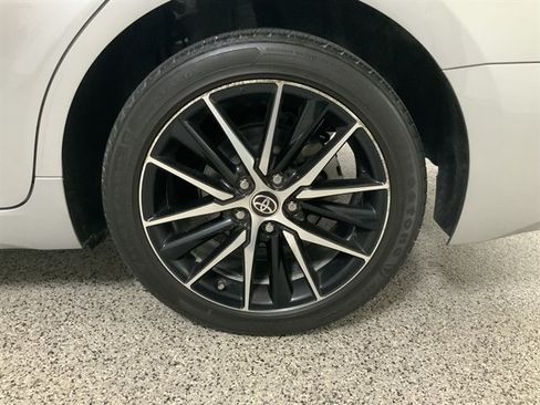 Used 2022 Toyota Camry SE FWD image 10