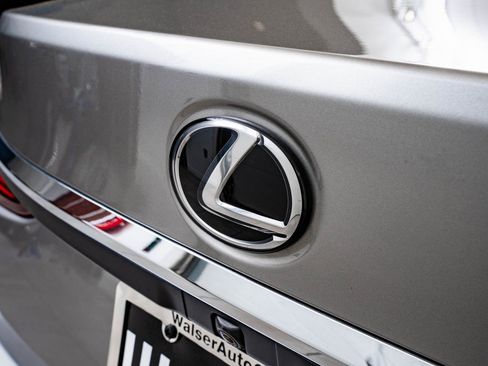 Used 2019 Lexus ES 350 Luxury image 18