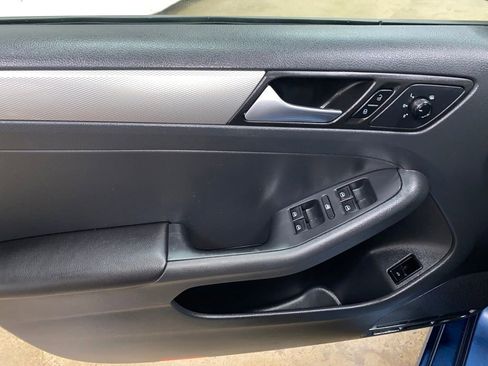 Used 2015 Volkswagen Jetta SE image 24