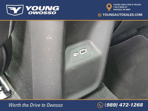 Used 2023 Buick Envision Essence AWD/4WD image 28
