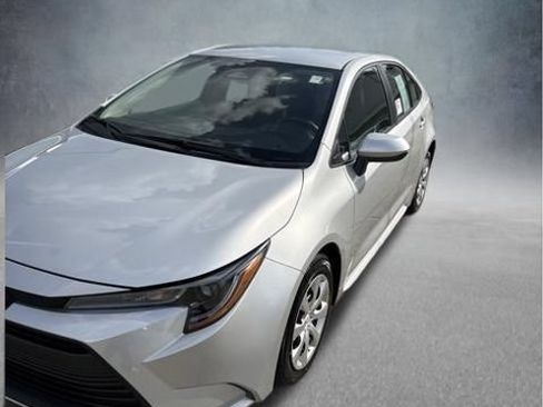 Used 2026 Toyota Corolla LE FWD image 3