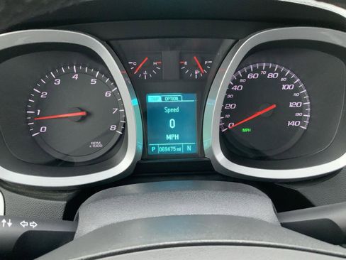 Used 2017 Chevrolet Equinox LT w/ Convenience Package image 28