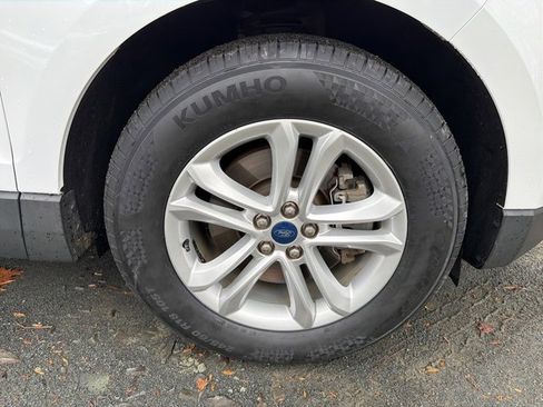 Used 2019 Ford Edge SEL w/ Equipment Group 201A image 8