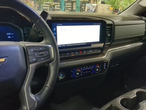 Used 2023 Chevrolet Silverado 1500 LT AWD/4WD image 12