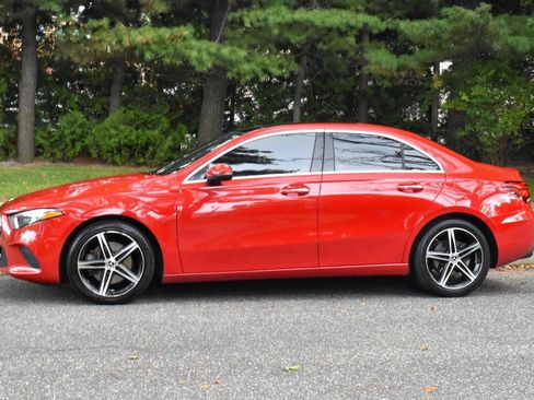 Used 2019 Mercedes-Benz A 220 image 3