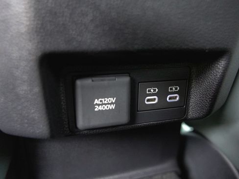Certified 2025 Toyota Tacoma 4x4 Double Cab Hybrid image 32
