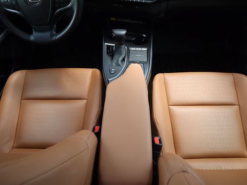 Used 2022 Lexus UX 250h w/ Accessory Package (Z2) AWD/4WD image 9
