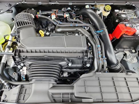 New 2025 Ford Maverick XLT w/ XLT Luxury Package image 17