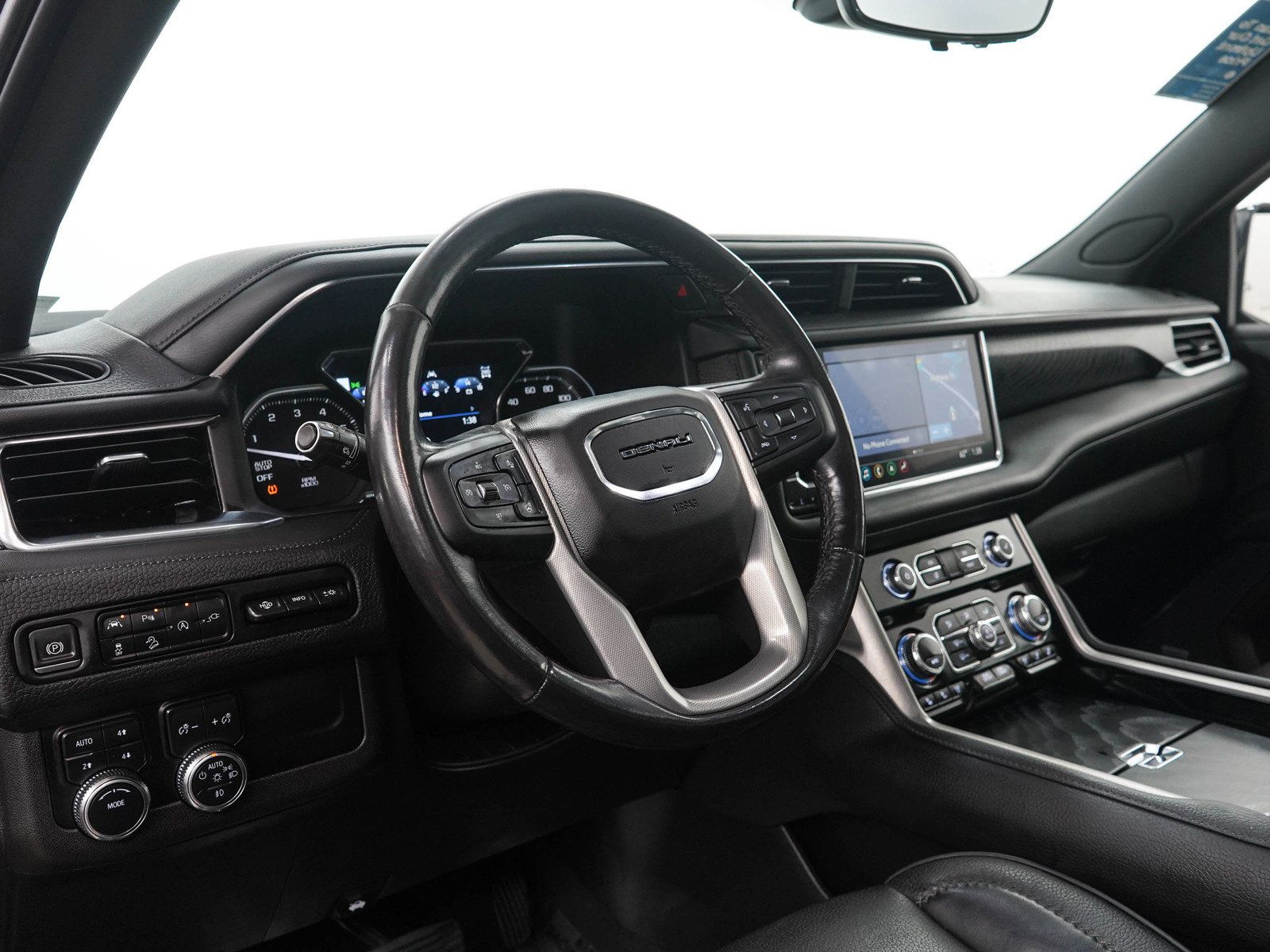 Used 2021 GMC Yukon XL Denali w/ Denali Premium Package AWD/4WD image 26