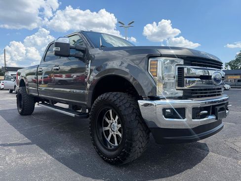Used 2018 Ford F350 XLT w/ XLT Premium Package AWD/4WD image 3