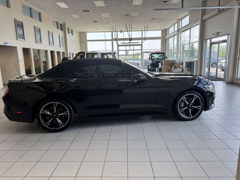 Used 2017 Ford Mustang GT Premium image 50