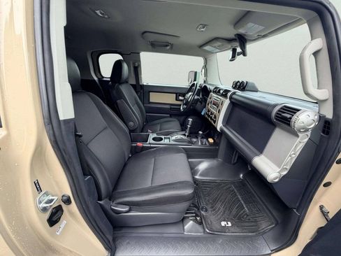 Used 2012 Toyota FJ Cruiser 4WD w/ Upgrade Pkg image 25