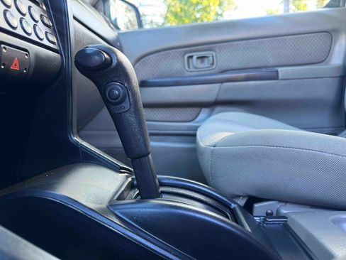 Used 2004 Nissan Xterra XE image 24