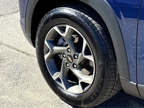 Used 2024 Chevrolet Trax LT FWD image 19