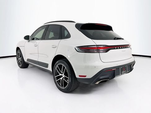 Certified 2025 Porsche Macan AWD/4WD image 3