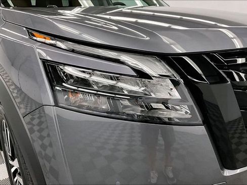 New 2025 Nissan Pathfinder Platinum w/ Lighting Package (N93) image 13