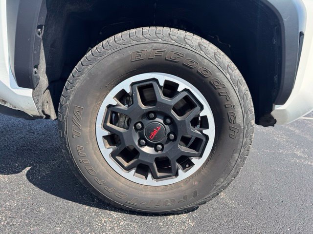 Used 2024 Toyota Tacoma TRD Off-Road AWD/4WD image 9