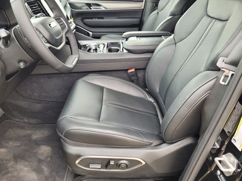 New 2025 Jeep Wagoneer 4WD w/ Premium Group I image 6