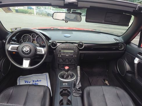 Used 2006 MAZDA MX-5 Miata Grand Touring w/ Premium Pkg RWD image 13