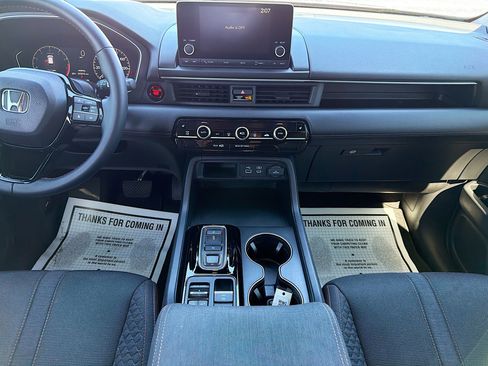 Used 2023 Honda Pilot Sport image 18