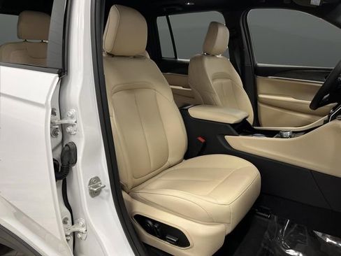 Used 2024 Jeep Grand Cherokee Limited image 32