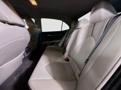 Used 2021 Toyota Camry SE FWD image 24