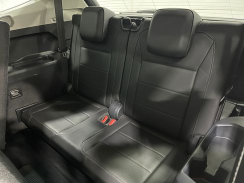 Used 2018 Volkswagen Tiguan SEL image 31