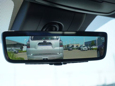 Used 2025 Toyota Sienna Platinum AWD/4WD image 34