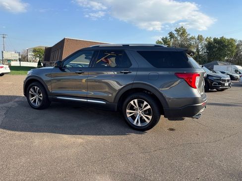 Used 2020 Ford Explorer Platinum w/ Premium Technology Package image 8