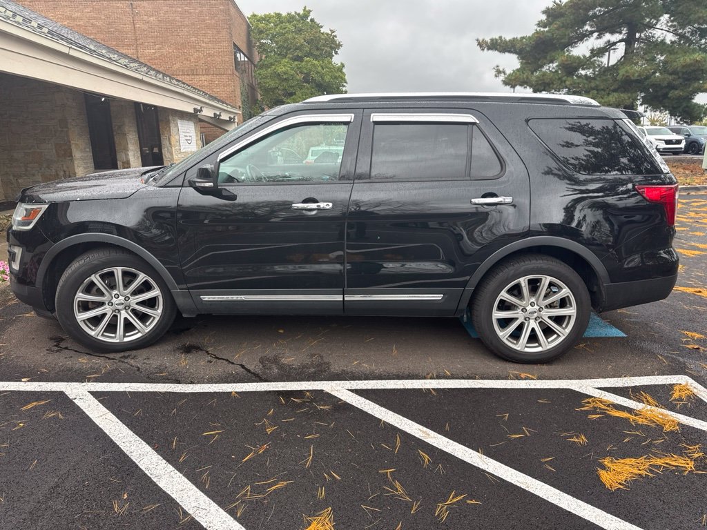 Used 2016 Ford Explorer Limited FWD image 4
