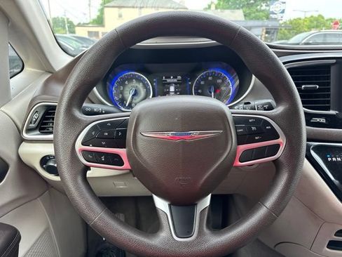 Used 2020 Chrysler Voyager Lxi FWD image 9