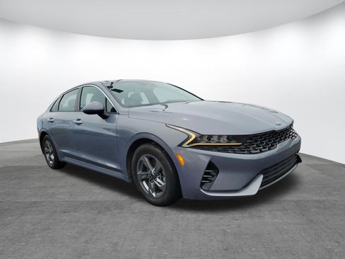 Used 2021 Kia K5 LXS FWD image 16