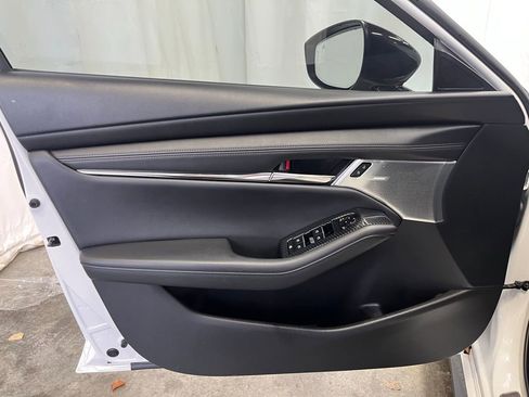 Used 2021 MAZDA MAZDA3 Premium Plus image 9