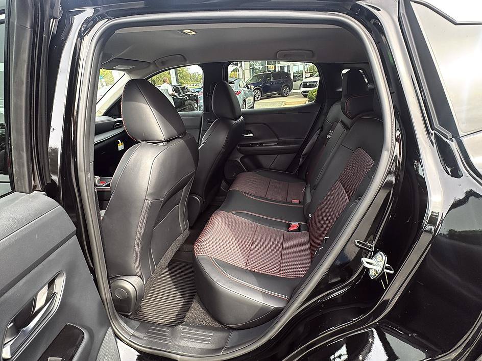 Certified 2026 Nissan Kicks SR FWD image 17