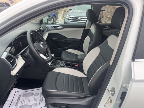 Used 2025 Volkswagen Taos SEL w/ Black Wheel Plus Package image 11